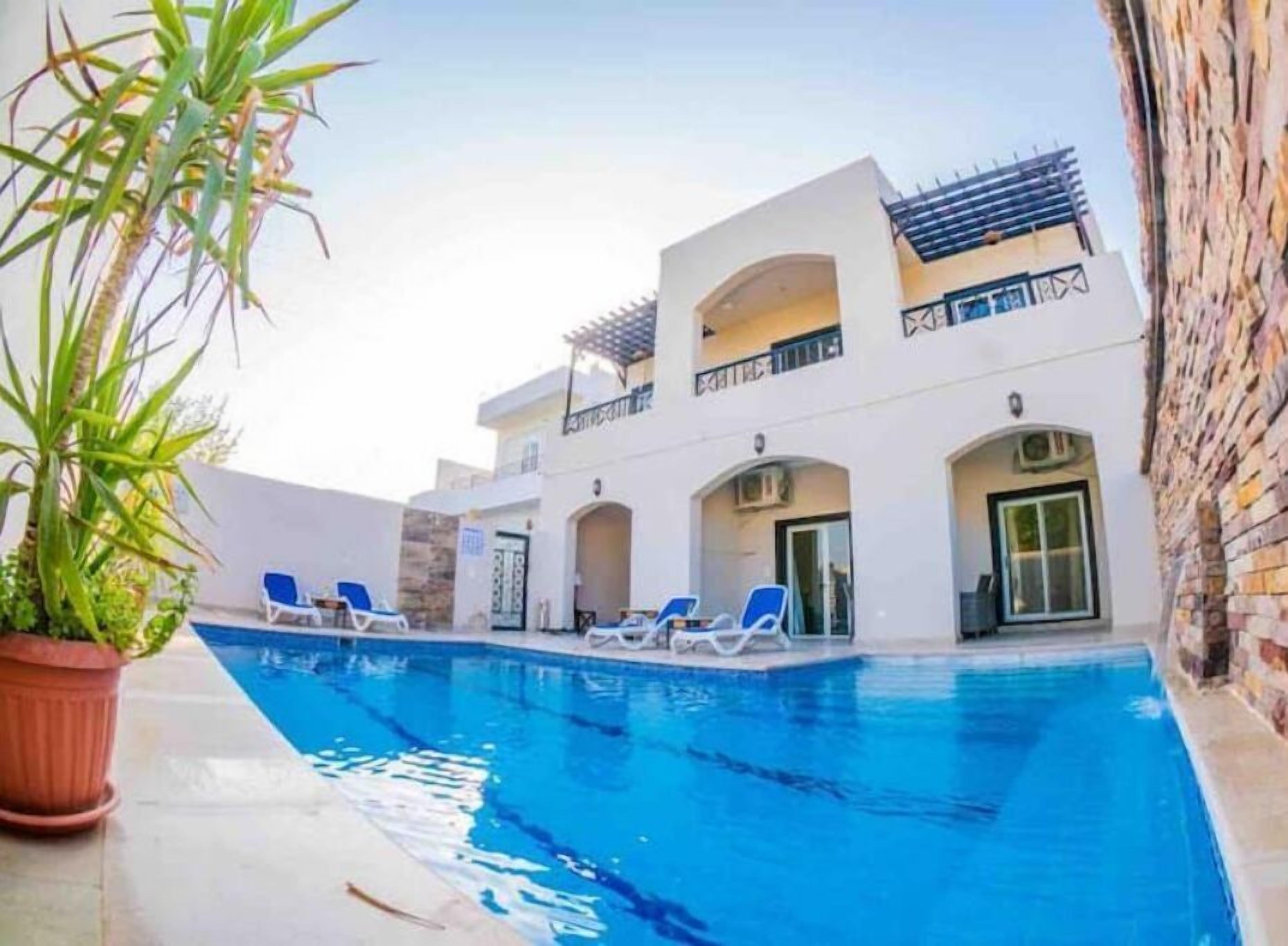 Royal Home Luxor - Pool View