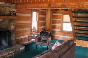 TV, fireplace - Your very own Romantic Retreat! (Sevierville)