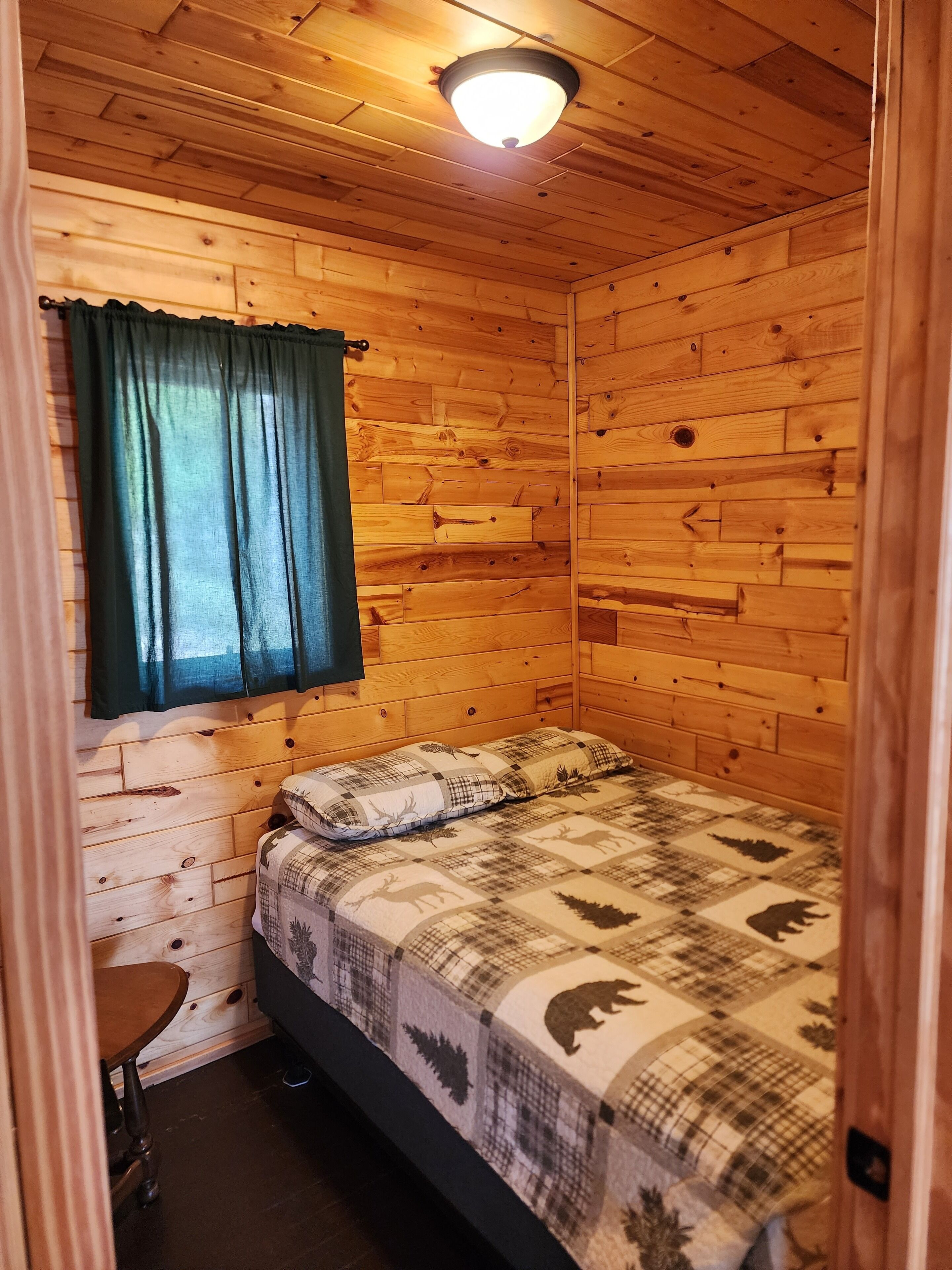 2 bedrooms, WiFi (free), bed sheets