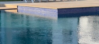 Luxury Tamaris Apartment- 5 minutes from Scarabay and Babaloo beach.