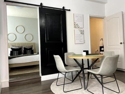 Cozy 1BR apt-Pool/Tennis/Gym/Near attractions