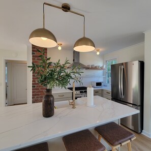 Fridge, microwave, oven, stovetop - Olive Branch Cottage, Historic Park Circle, Nearby Restaurants, Breweries & Bars (North Charleston)