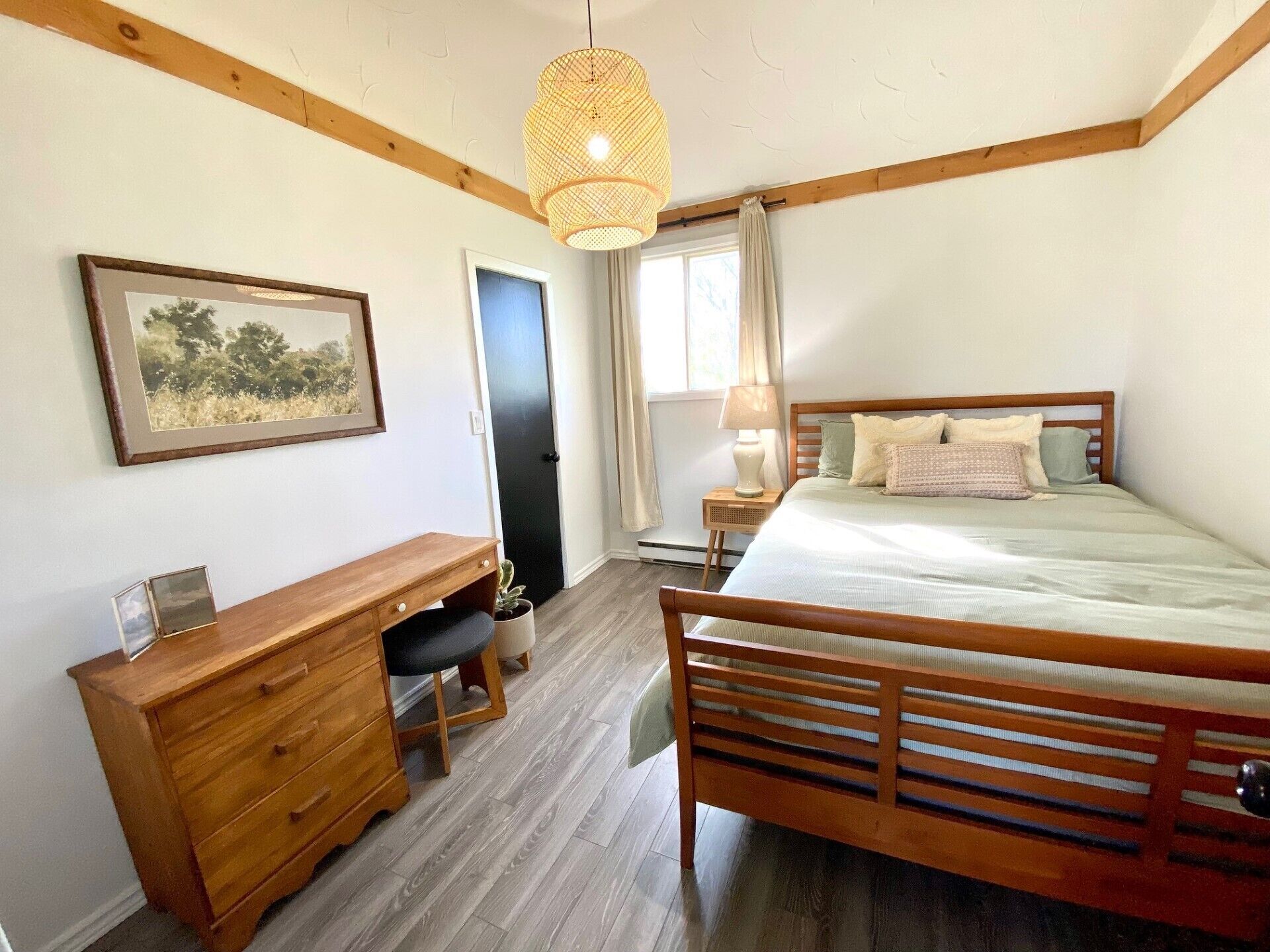 1 Schlafzimmer, Schreibtisch, Bügeleisen/Bügelbrett, Reisekinderbett