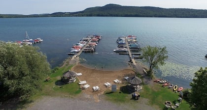 3 bedroom Cottage minutes from Cooperstown on Otsego Lake