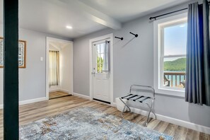 Interior - 2 Bedroom Cottage with amazing views of Otsego Lake (Cooperstown)