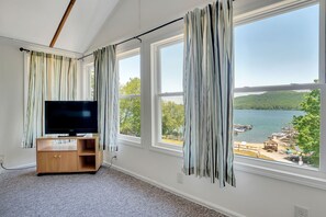 Interior - 2 Bedroom Cottage with amazing views of Otsego Lake (Cooperstown)