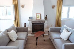 Smart TV, table tennis