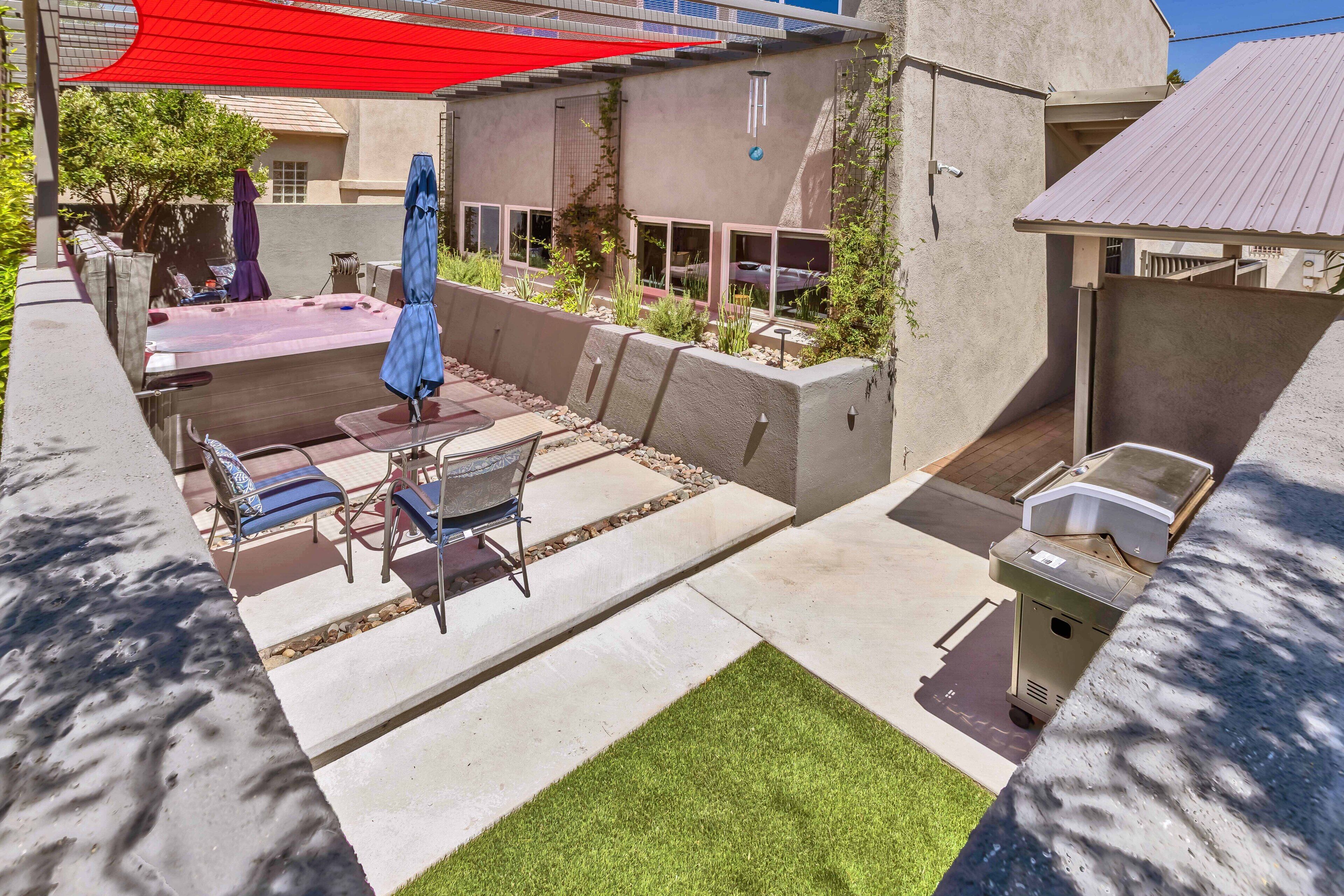 Modern Loft with Lush Garden and Spa in Historic Sam Hughes Neighborhood U of AZ