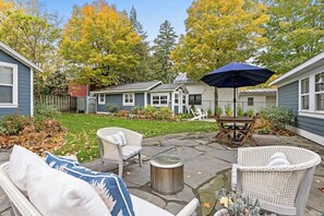 Outdoor dining - Lavender House -  Dwt Saug/Beach (Saugatuck)
