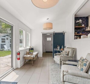 TV, fireplace - Lavender House -  Dwt Saug/Beach (Saugatuck)