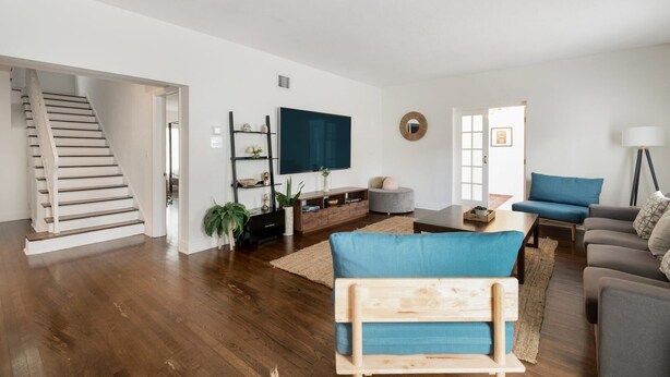 Living area - Roami at Bayview Place (Miami)