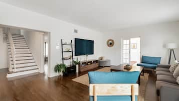 6 Bedroom Home | Living area | 32-inch LCD TV with digital channels, TV, Netflix