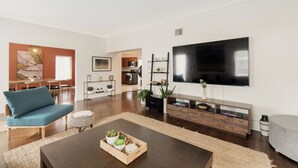 Living area - Roami at Bayview Place (Miami)