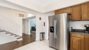 6 Bedroom Home | Private kitchen | Fridge, microwave, stovetop, dishwasher