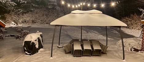 تناول الطعام بالخارج