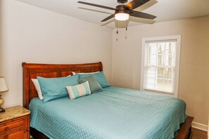 3 chambres, bureau, fer et planche à repasser, Wi-Fi gratuit