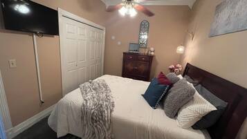 1 dormitorio, tabla de planchar con plancha, wifi gratis y ropa de cama