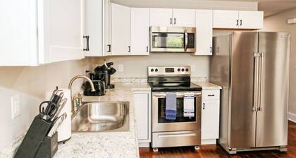 Sunny Hill Lincolnton Cottage | 4 Beds Close to Main St Shopping, Outdoor Deck