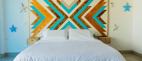 2 soverom, skrivebord, strykejern/-brett og wi-fi