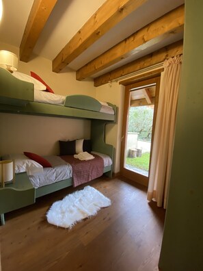 3 bedrooms, bed sheets - Dream vacation in the Highlands. (Gallio)