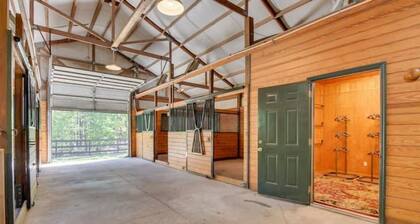 Mimosa Cottage Farm- 2br cottage & stalls. Masters