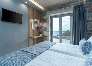2 bedrooms, iron/ironing board, travel crib, free WiFi - Villa With Unique View (Rethymno)