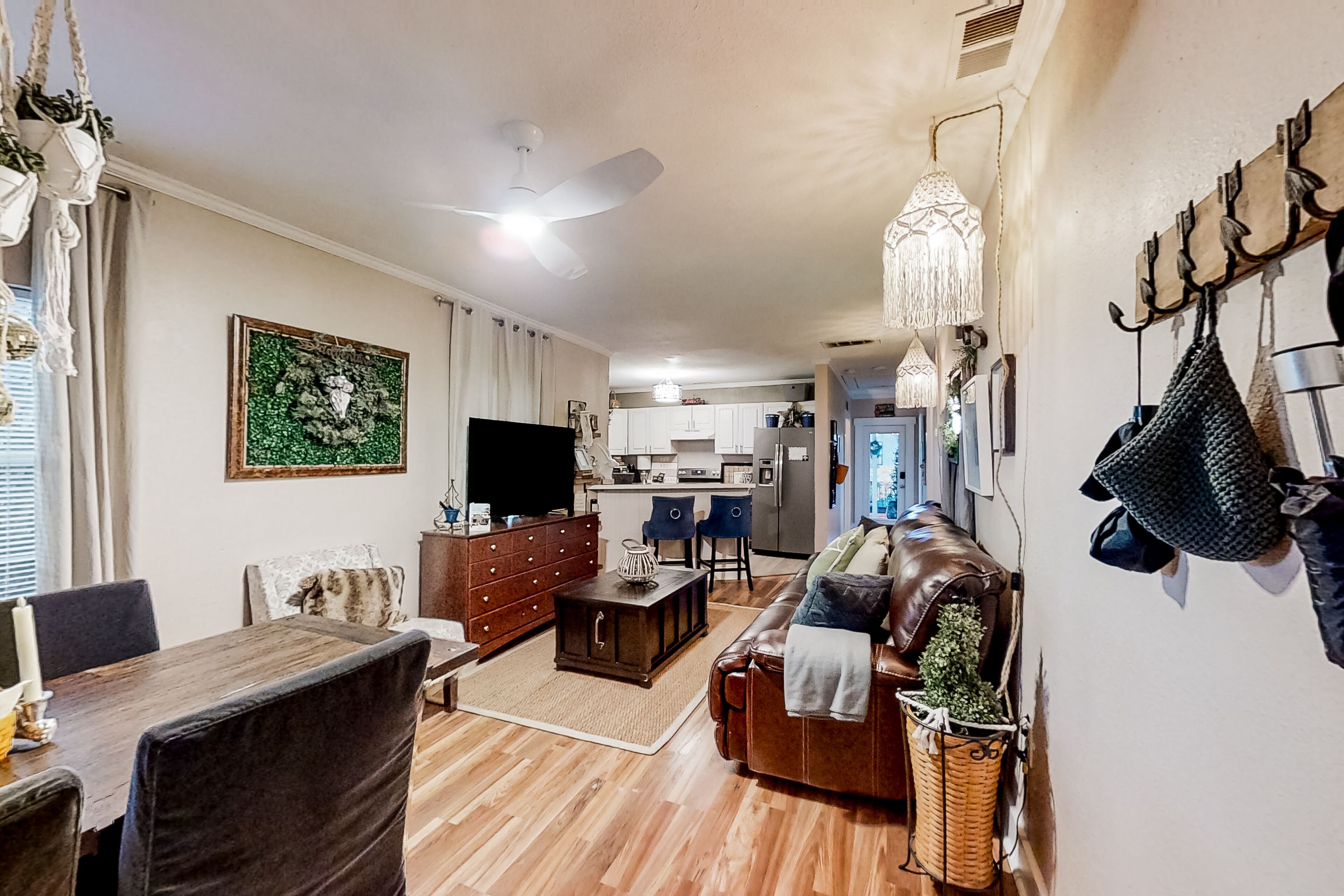 Dog-friendly, 30-day rental with porch, deck, fenced yard & central location