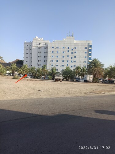 A dorm room for female solo travelers