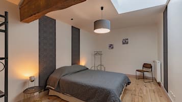 Appartement Confort | Literie de qualité supérieure, rideaux occultants