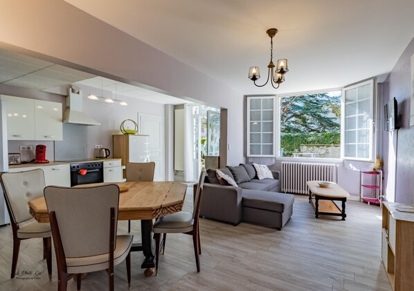 Standard Apartment, Non Smoking, Ground Floor | Living area