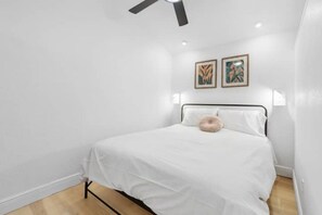 1 bedroom, WiFi - Stunning tiny house in Ybor City Tampa - 1.5 miles to downtown (Tampa)