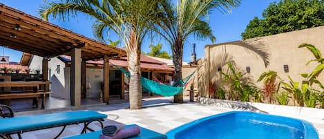 Premium-Haus, Poolzugang | Speisen im Freien
