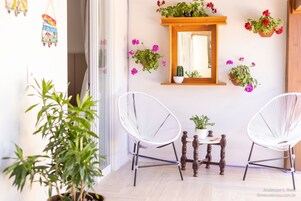 Casa de luna de miel, piscina privada, junto al lago | Interior