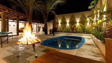 Casa lua de mel, piscina particular, ao lado do lago | Terraço/pátio
