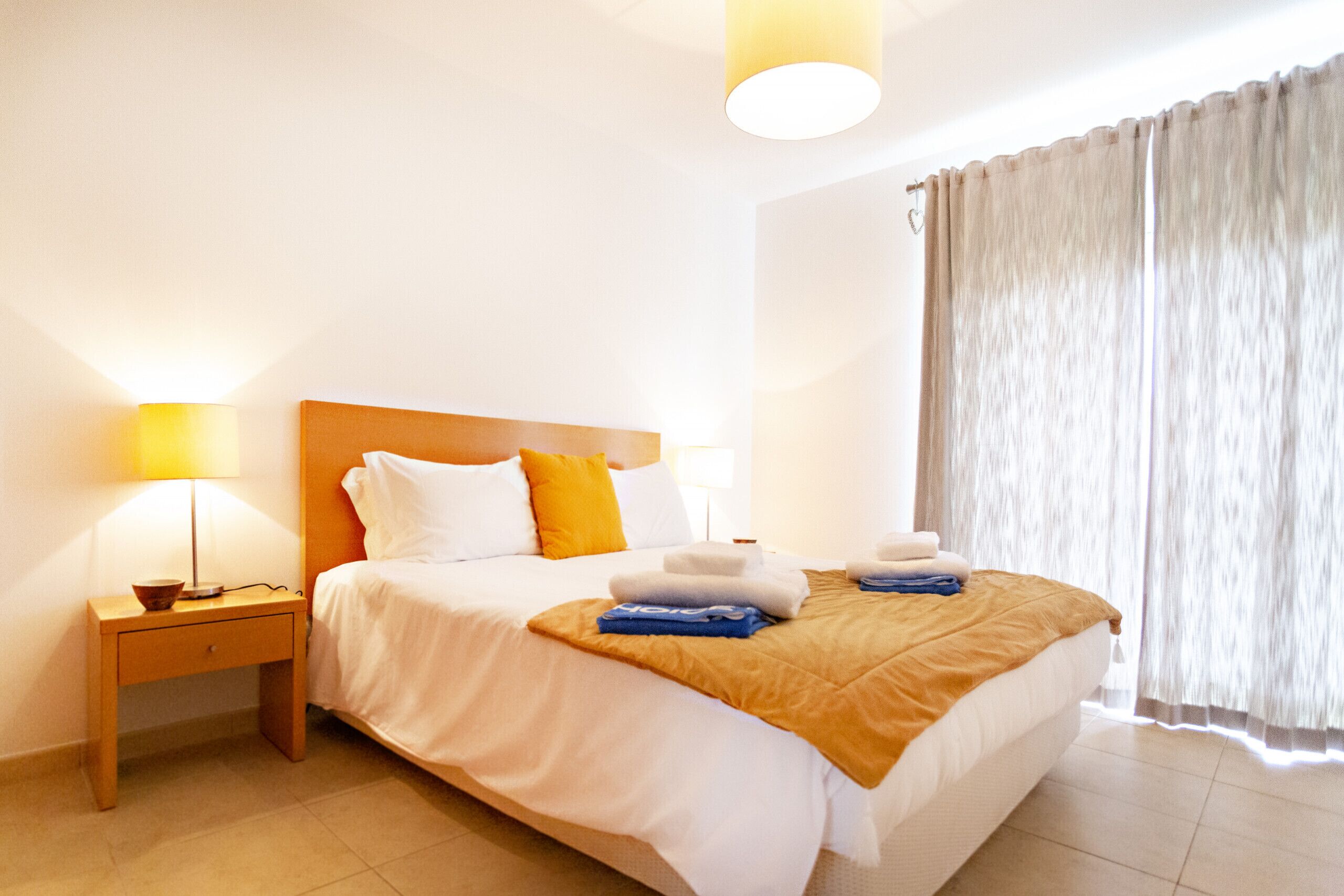 2 bedrooms, in-room safe, iron/ironing board, free WiFi