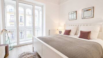 4 bedrooms, iron/ironing board, free WiFi, bed sheets
