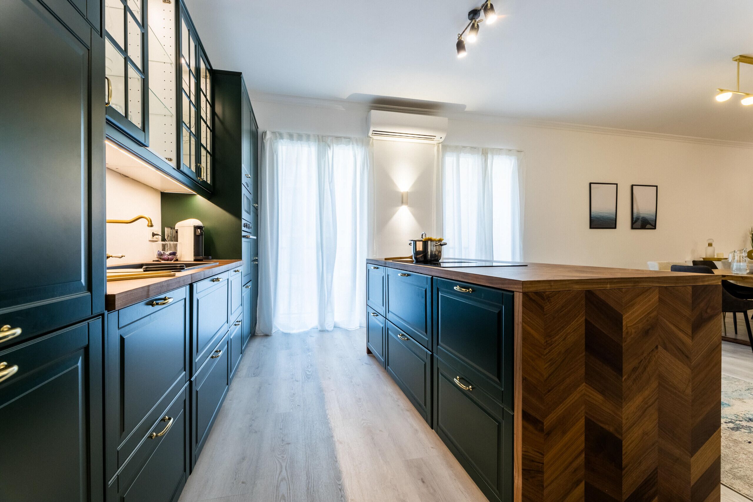 Réfrigérateur, micro-ondes, four, lave-vaisselle