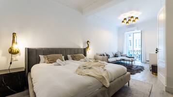 4 bedrooms, iron/ironing board, free WiFi, bed sheets