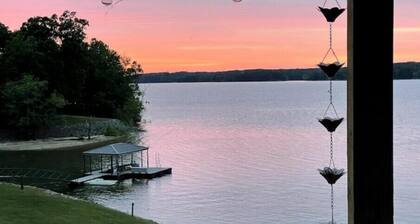 Kerr Contentment Kerr Lake/Buggs Island waterfront, an amazing view