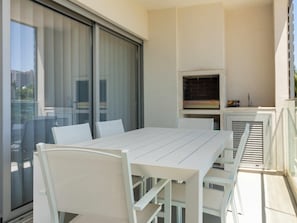 Outdoor dining - Green 1 Apartment by Stay ici (Albufeira)