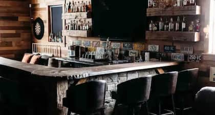 SALOON in The Graystone Ranch in the Woods