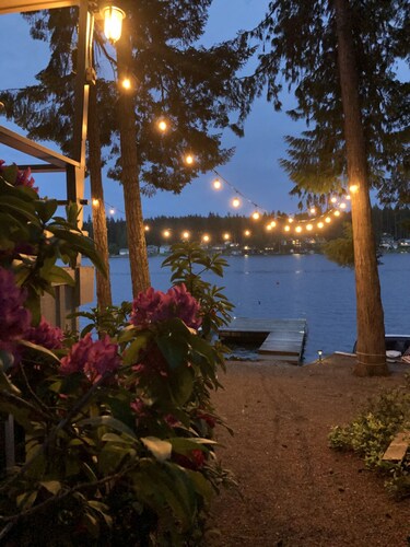 Charming Lakefront Cabin on Mason Lake with Pebble Beach and Private Dock