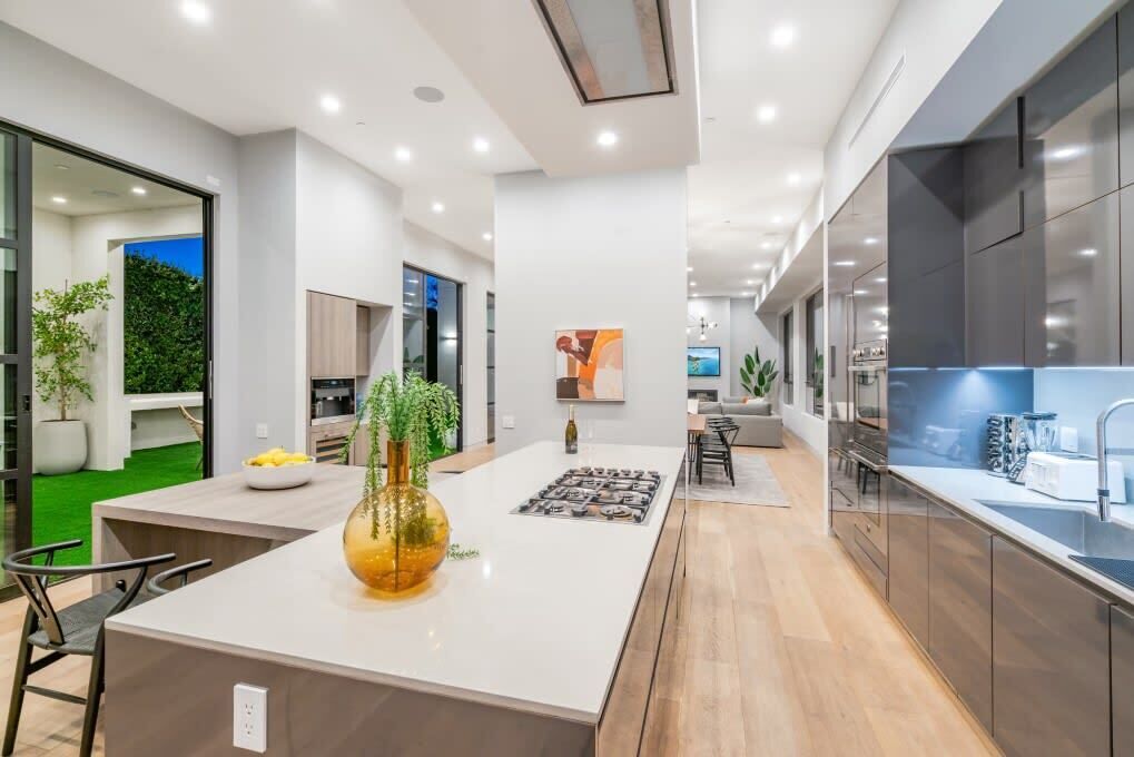 Exquisite Luxury Home in LA