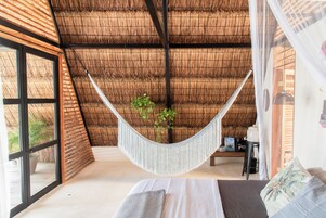 AMARU | Memory foam beds, in-room safe, individually decorated, bed sheets