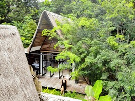 Colchones con efecto memoria y caja de seguridad en la habitación 