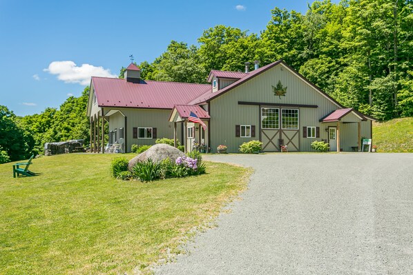 المنشأة من الخارج