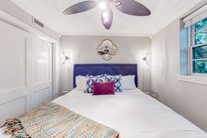 2 bedrooms, desk, iron/ironing board, Internet