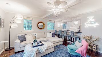 Télévision, cheminée