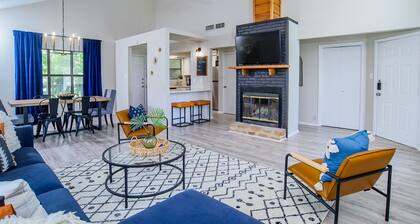 Cactus Haus-Comfy Hill Country Retreat-5 Miles to Schlitterbahn & Comal River
