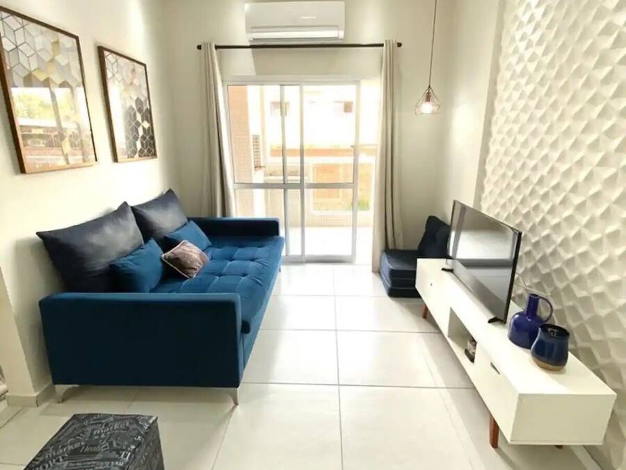 40-inch Smart TV with cable channels, TV